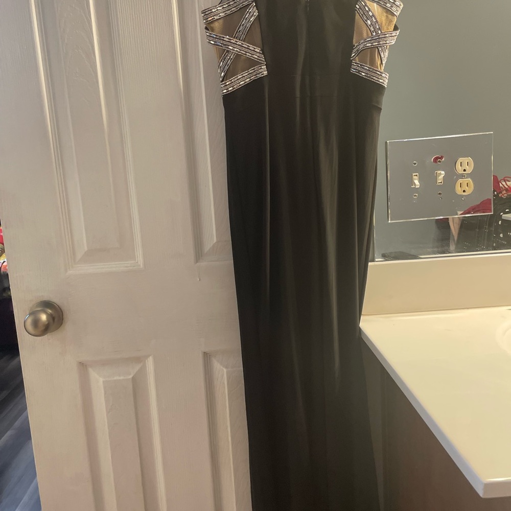 long dress , brand xscape - Picture 2 of 6